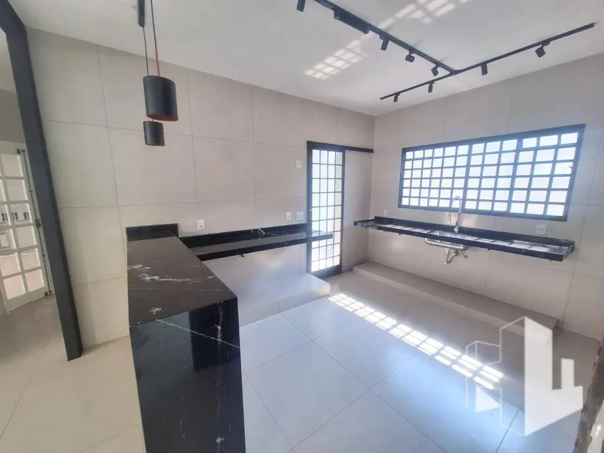 Foto 9 de Casa com 3 quartos à venda, 285m2 em Jardim Antonina, Jau - SP