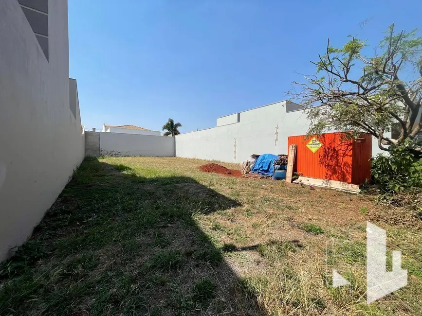 Foto 1 de Terreno / Lote à venda, 397m2 em Condomínio Flamboyant, Jau - SP