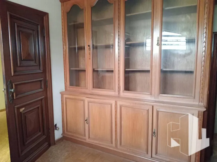 Foto 9 de Casa com 4 quartos à venda e para alugar, 588m2 em Centro, Jau - SP