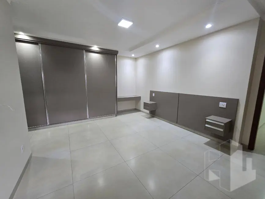 Foto 8 de Casa com 3 quartos à venda, 300m2 em Jardim Parati, Jau - SP