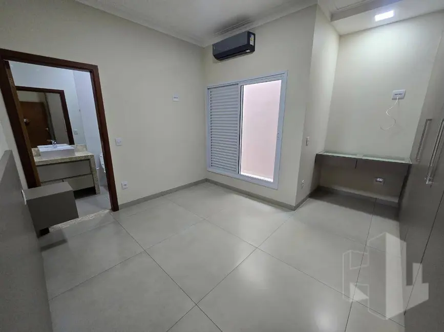 Foto 9 de Casa com 3 quartos à venda, 300m2 em Jardim Parati, Jau - SP