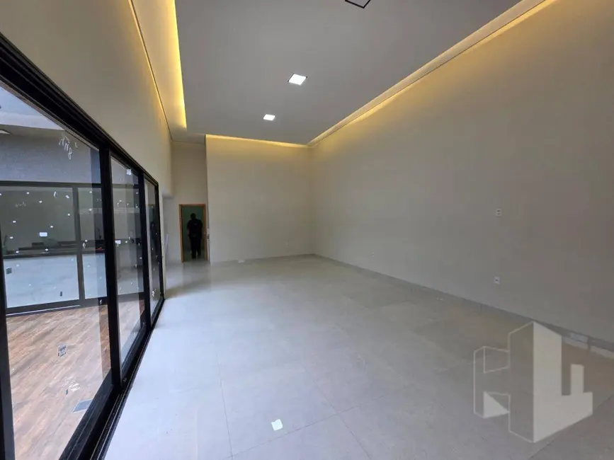 Foto 3 de Casa com 3 quartos à venda, 300m2 em Jardim Parati, Jau - SP