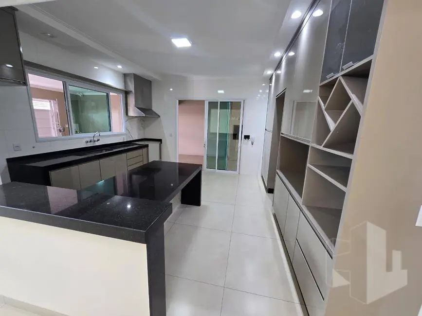 Foto 5 de Casa com 3 quartos à venda, 300m2 em Jardim Parati, Jau - SP