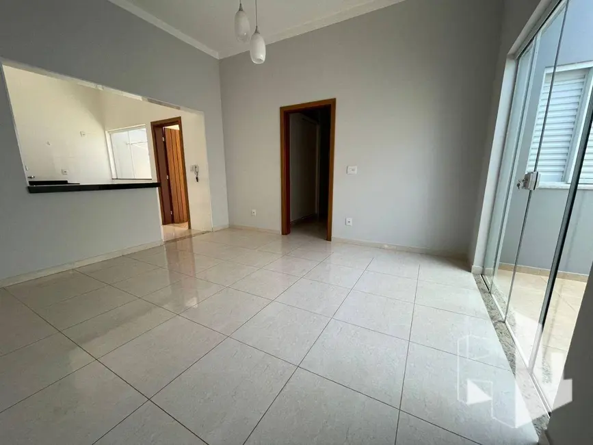 Foto 1 de Casa com 3 quartos para alugar, 250m2 em Jardim Bela Vista, Jau - SP