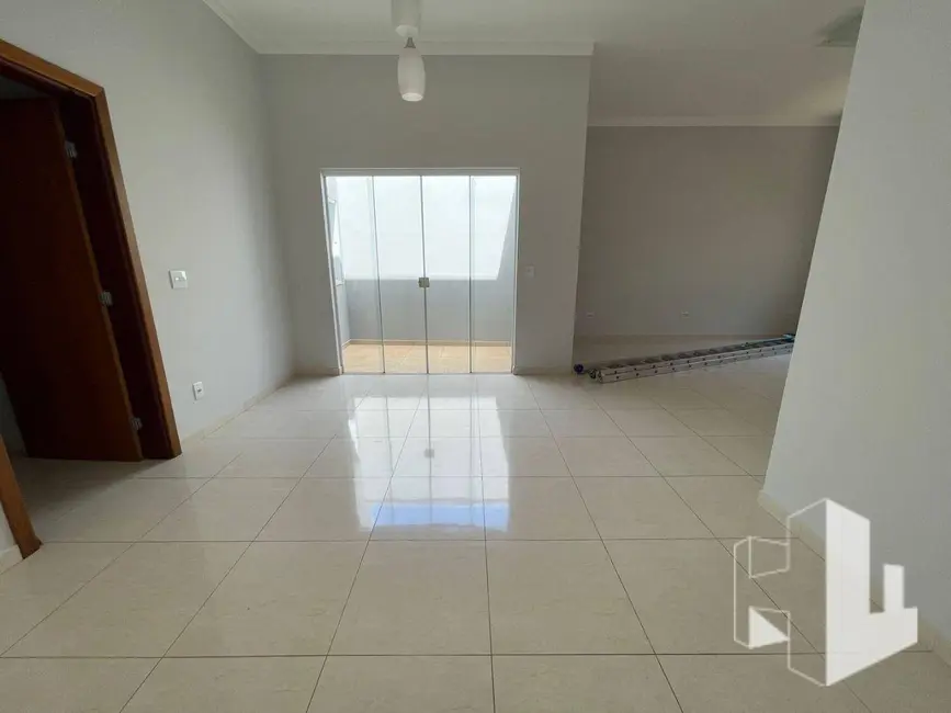 Foto 4 de Casa com 3 quartos para alugar, 250m2 em Jardim Bela Vista, Jau - SP