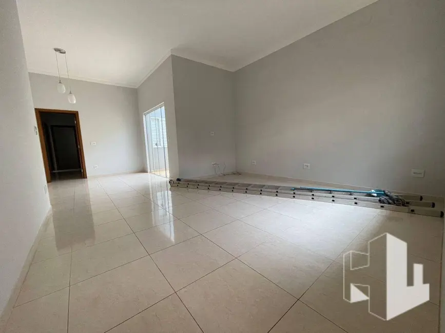 Foto 6 de Casa com 3 quartos para alugar, 250m2 em Jardim Bela Vista, Jau - SP
