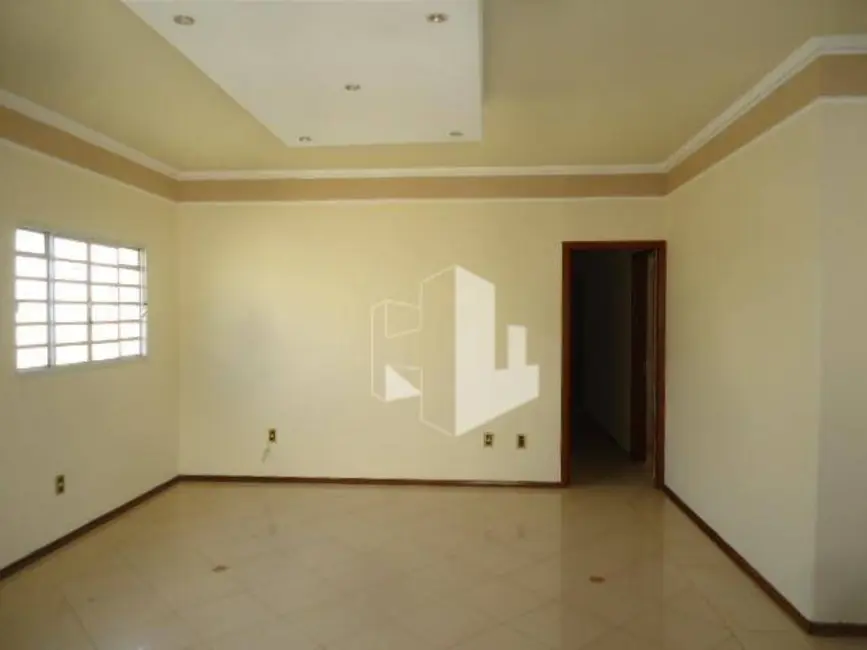 Foto 3 de Casa com 3 quartos à venda, 250m2 em Jardim América, Jau - SP