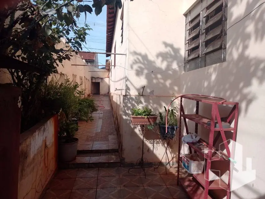 Casa com 3 quartos à venda, 270m2 em Centro, Jau - SP - imagem 6 Foto 6 de Casa com 3 quartos à venda, 270m2 em Centro, Jau - SP