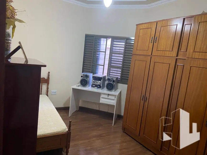Foto 5 de Casa com 3 quartos à venda, 186m2 em Vila Assis, Jau - SP