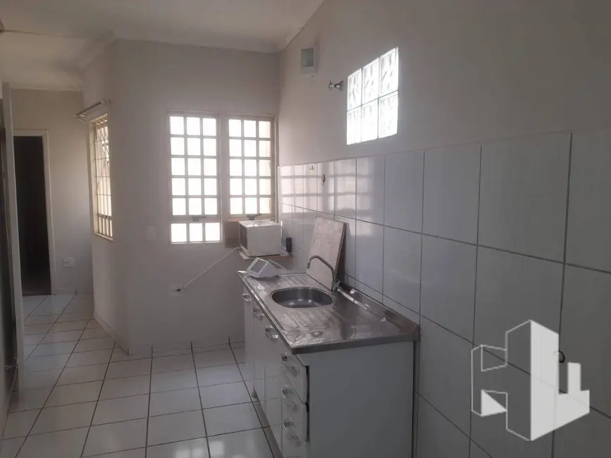 Foto 4 de Kitnet com 1 quarto para alugar, 30m2 em Vila Assis, Jau - SP