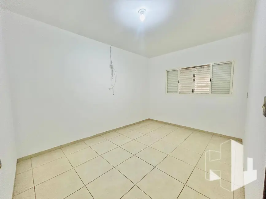 Foto 5 de Casa com 3 quartos para alugar, 200m2 em Jardim Dona Emília, Jau - SP