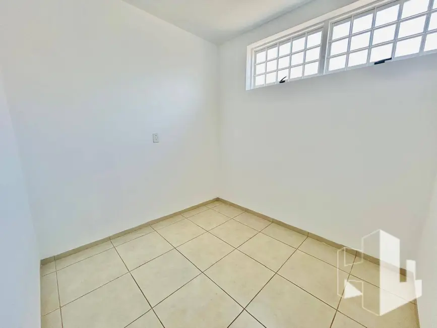 Foto 6 de Casa com 3 quartos para alugar, 200m2 em Jardim Dona Emília, Jau - SP