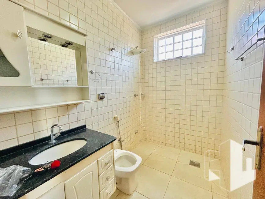 Foto 8 de Casa com 3 quartos para alugar, 200m2 em Jardim Dona Emília, Jau - SP