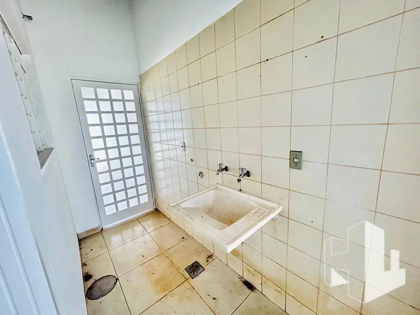 Foto 9 de Casa com 3 quartos para alugar, 200m2 em Jardim Dona Emília, Jau - SP