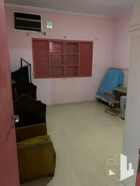 Foto 2 de Casa com 4 quartos para alugar, 350m2 em Jardim Regina, Jau - SP