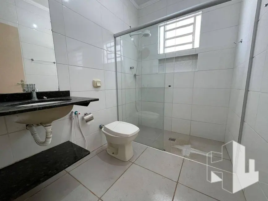 Foto 4 de Casa com 2 quartos para alugar, 180m2 em Jardim Santa Rosa, Jau - SP