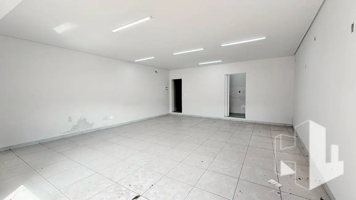 Foto 1 de Sala Comercial para alugar, 30m2 em Chácara Braz Miraglia, Jau - SP