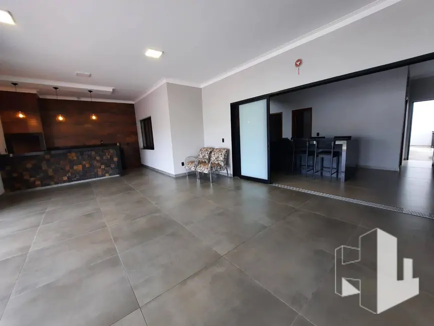 Foto 1 de Casa com 2 quartos à venda e para alugar, 200m2 em Jardim Novo Horizonte, Jau - SP