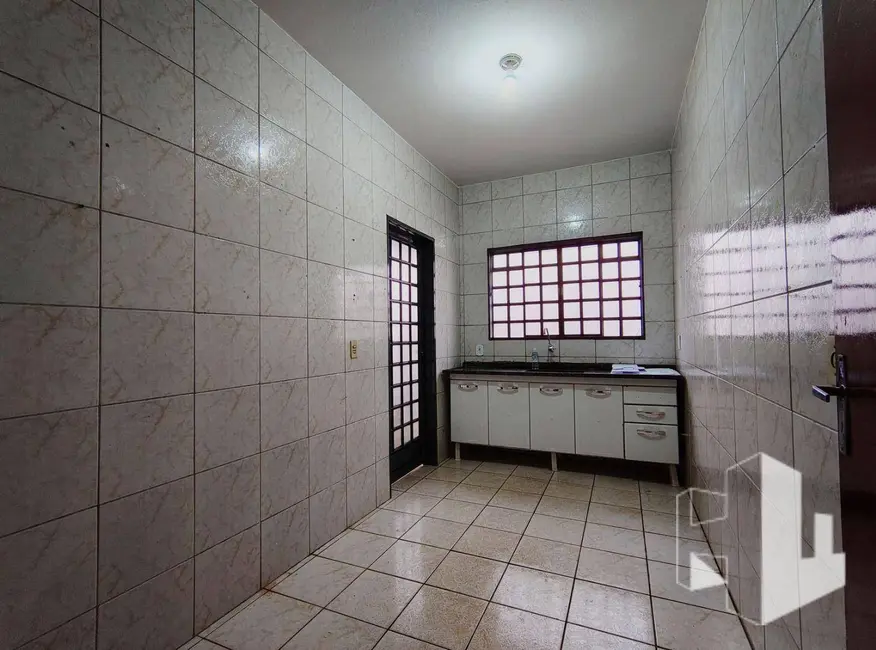 Foto 3 de Casa com 3 quartos à venda, 175m2 em Jardim América, Jau - SP