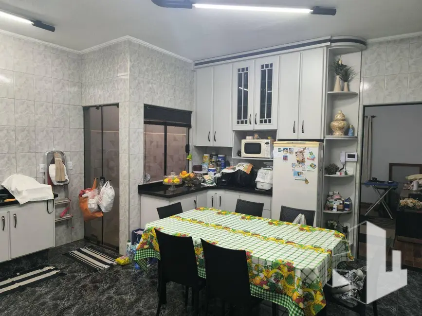 Foto 3 de Casa com 2 quartos à venda, 125m2 em Jardim Itamarati, Jau - SP