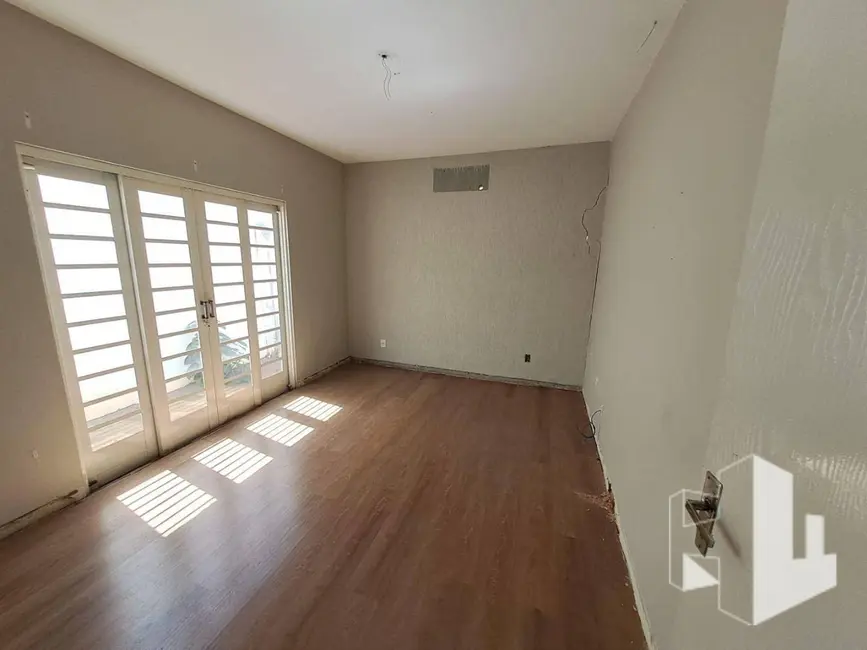 Foto 9 de Casa à venda, 200m2 em Jardim Ferreira Dias, Jau - SP