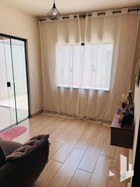 Foto 2 de Casa com 2 quartos à venda, 200m2 em Jardim Itatiaia, Jau - SP