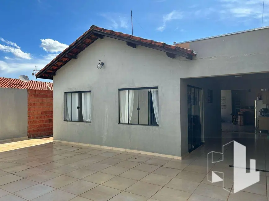 Foto 1 de Casa com 2 quartos à venda, 200m2 em Jardim Itatiaia, Jau - SP