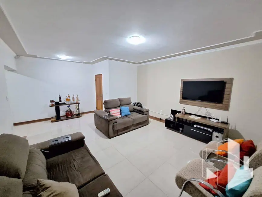 Foto 5 de Casa com 3 quartos à venda, 350m2 em Jardim Dona Emília, Jau - SP