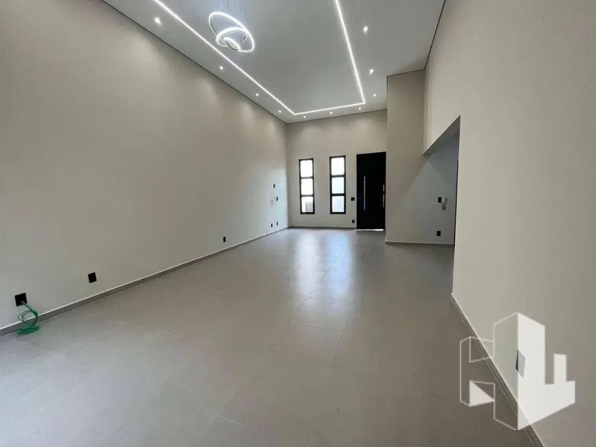 Foto 1 de Casa com 3 quartos à venda, 250m2 em Jau - SP