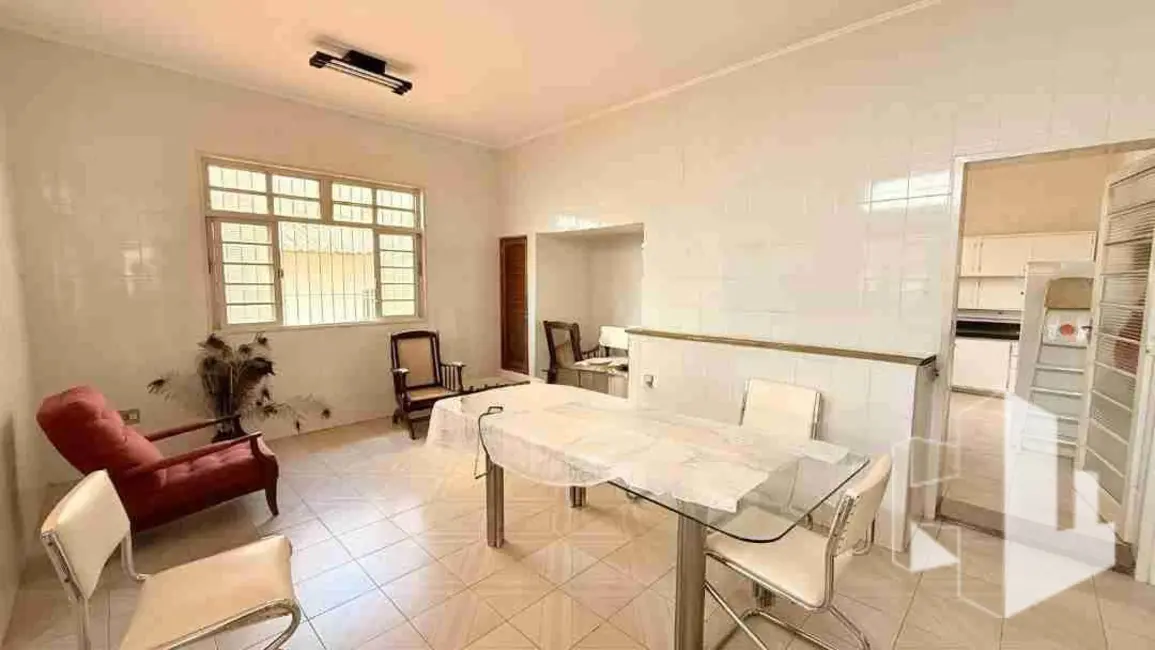 Foto 3 de Casa com 3 quartos à venda, 299m2 em Centro, Jau - SP