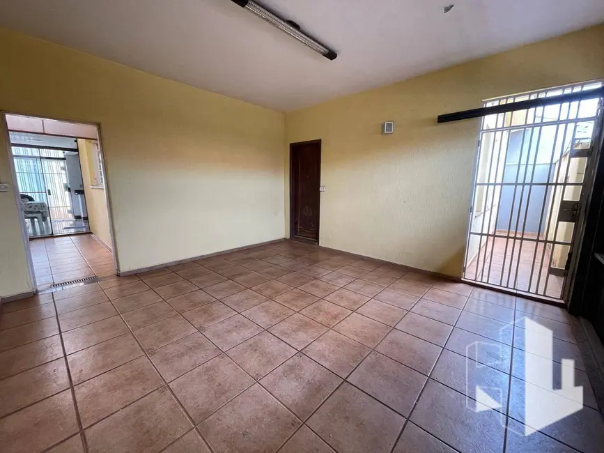 Foto 2 de Casa com 4 quartos à venda, 500m2 em Jardim Itamarati, Jau - SP