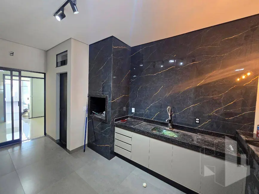 Foto 1 de Casa com 3 quartos à venda, 150m2 em Jardim Dona Emília, Jau - SP