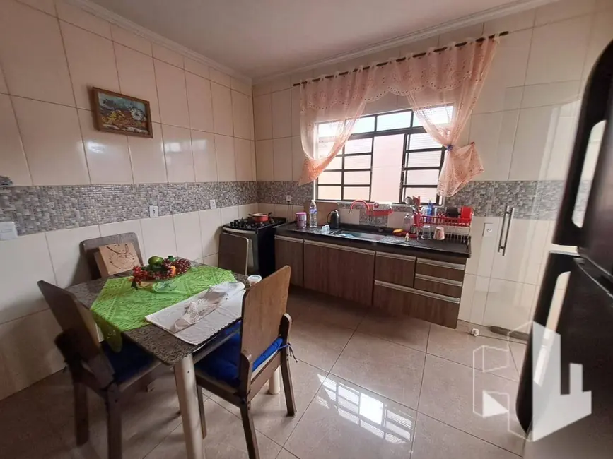 Foto 3 de Casa com 3 quartos à venda, 125m2 em Jardim Santa Helena, Jau - SP