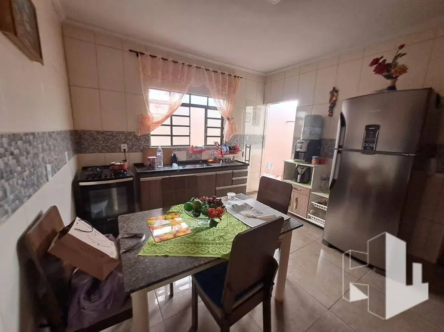 Foto 4 de Casa com 3 quartos à venda, 125m2 em Jardim Santa Helena, Jau - SP