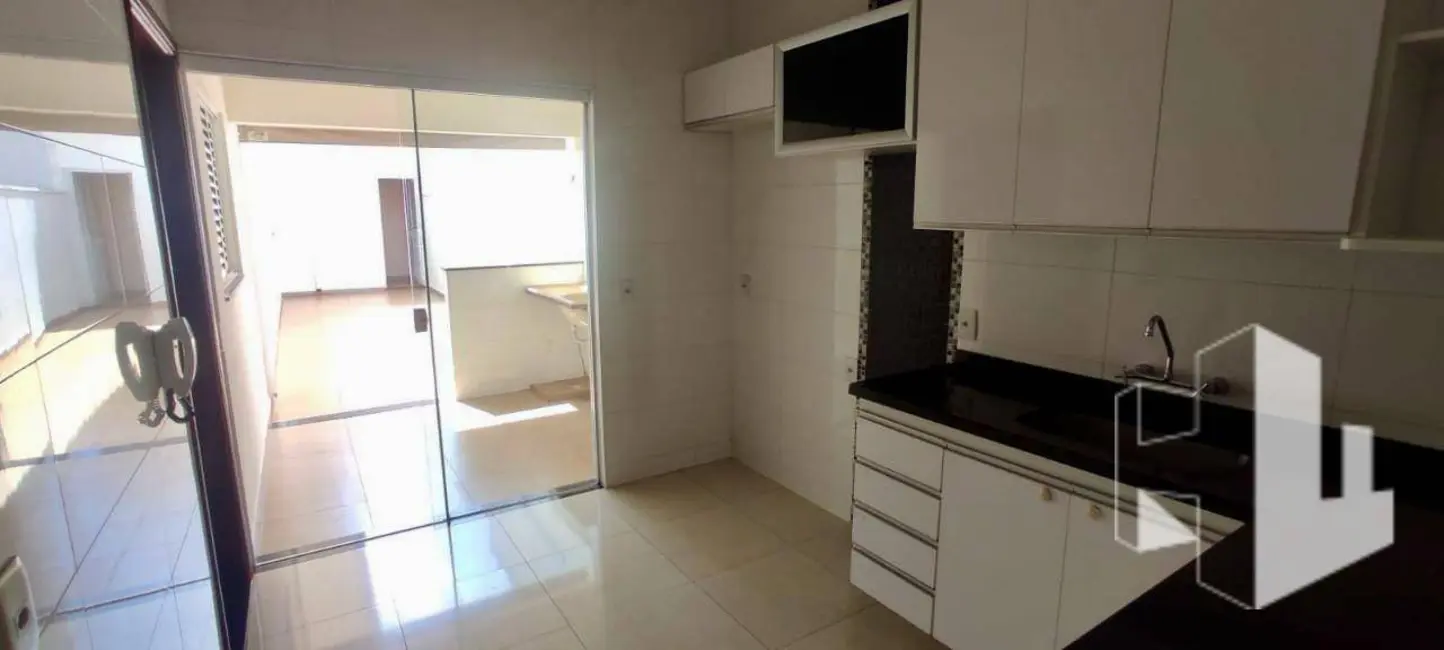 Foto 2 de Casa com 3 quartos para alugar, 200m2 em Jardim Novo Horizonte, Jau - SP