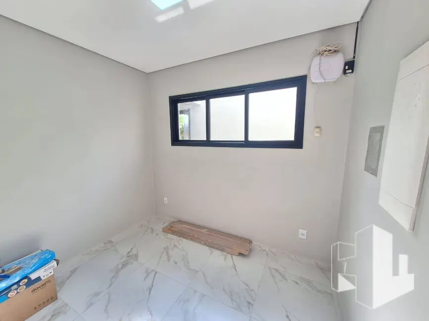 Foto 3 de Casa com 3 quartos à venda e para alugar, 218m2 em Jardim Maria Cibele, Jau - SP
