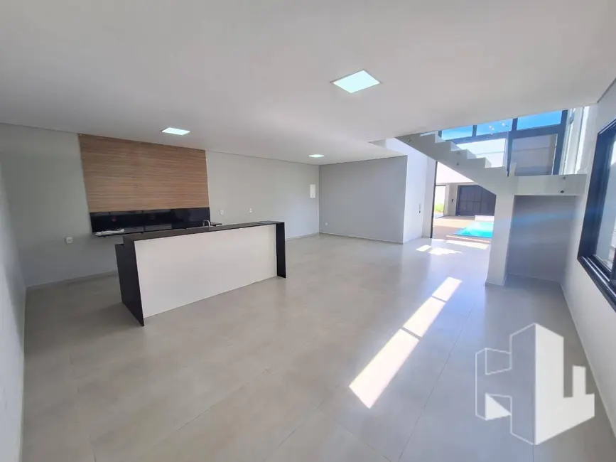 Foto 5 de Casa com 3 quartos à venda e para alugar, 261m2 em Jau - SP