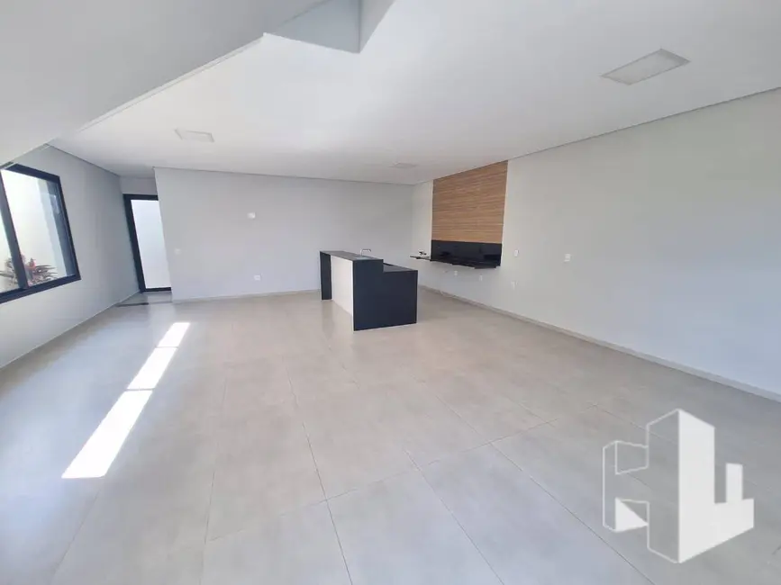 Foto 4 de Casa com 3 quartos à venda e para alugar, 261m2 em Jau - SP