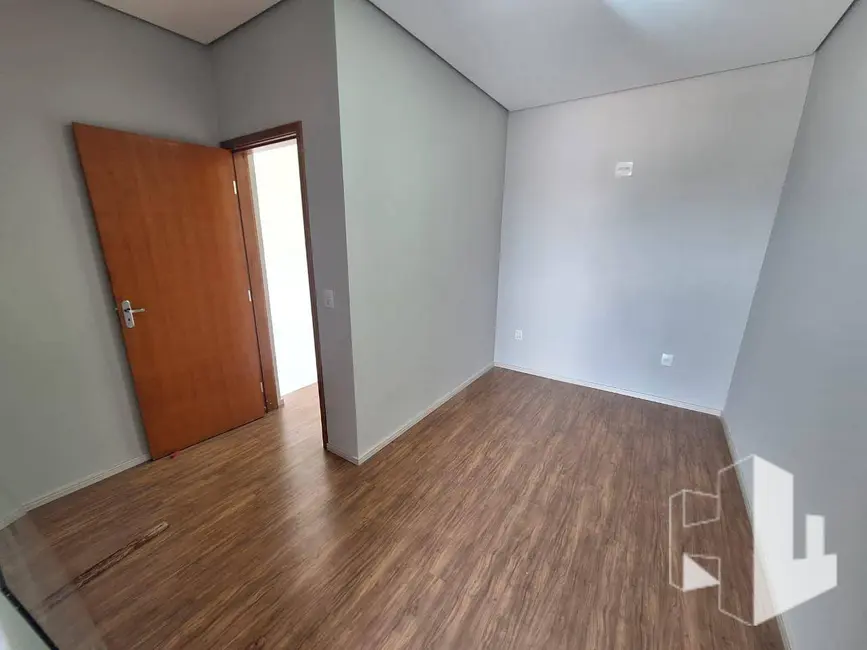 Foto 8 de Casa com 3 quartos à venda e para alugar, 261m2 em Jau - SP