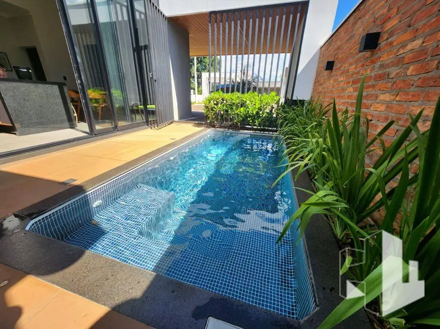 Foto 2 de Casa de Condomínio com 3 quartos à venda, 180m2 em Jardim Europa, Jau - SP