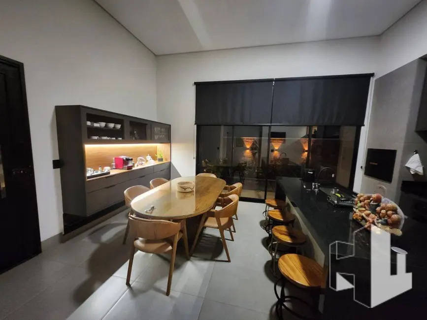 Foto 1 de Casa de Condomínio com 3 quartos à venda, 180m2 em Jardim Europa, Jau - SP