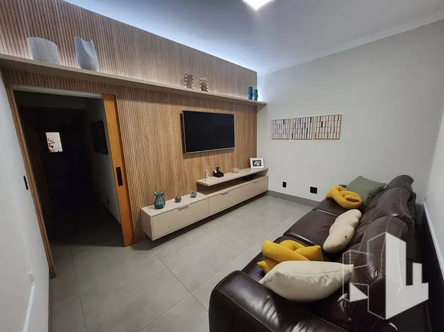 Foto 3 de Casa de Condomínio com 3 quartos à venda, 180m2 em Jardim Europa, Jau - SP