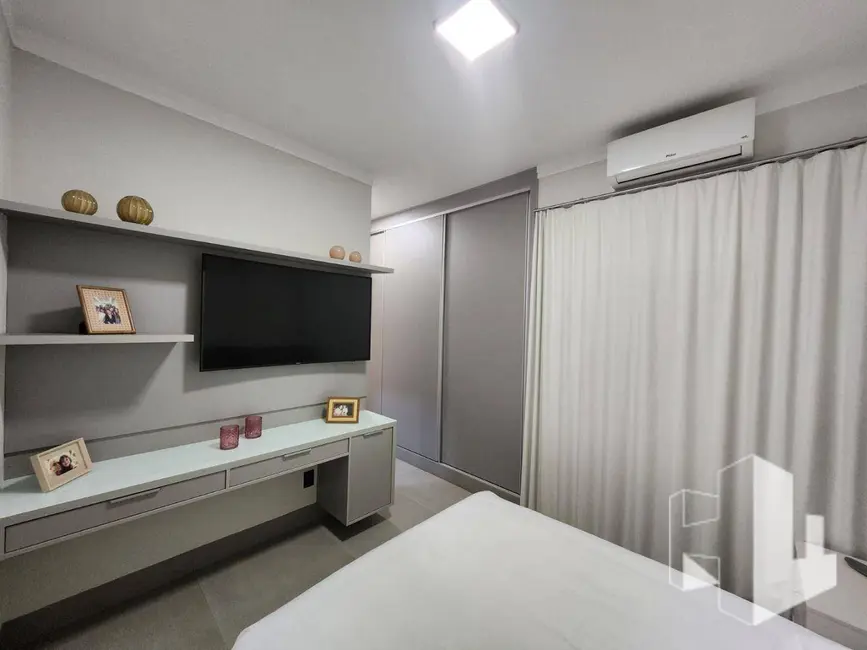 Foto 7 de Casa de Condomínio com 3 quartos à venda, 180m2 em Jardim Europa, Jau - SP