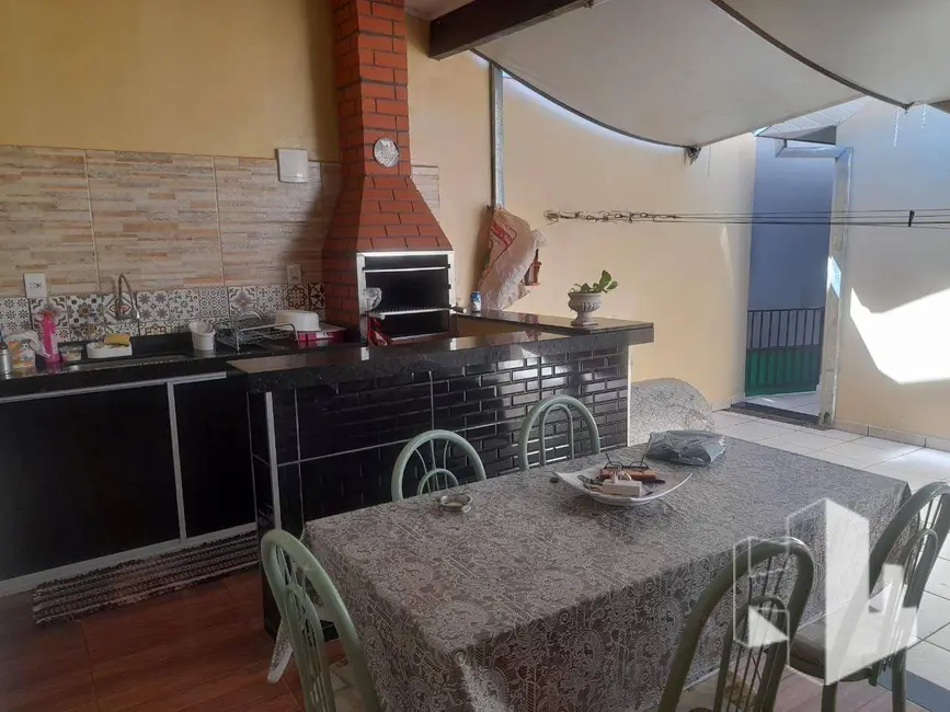 Foto 1 de Casa com 3 quartos à venda, 920m2 em Jau - SP