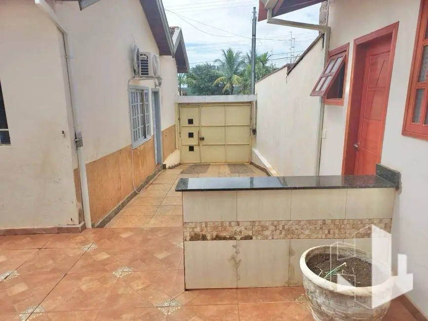 Foto 2 de Casa com 2 quartos à venda, 136m2 em Bocaina - SP
