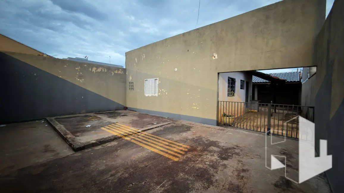 Foto 1 de Casa com 2 quartos à venda e para alugar, 175m2 em Jardim Bela Vista, Jau - SP