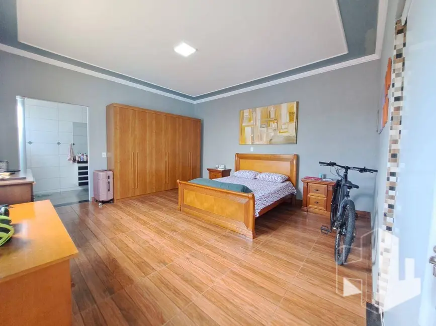 Chácara com 2 quartos à venda, 1200m2 em Jardim Padre Augusto Sani, Jau - SP - imagem 6 Foto 6 de Chácara com 2 quartos à venda, 1200m2 em Jardim Padre Augusto Sani, Jau - SP