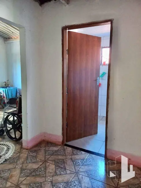 Foto 4 de Casa com 2 quartos à venda, 300m2 em Pederneiras - SP