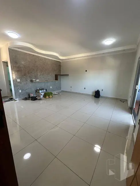 Foto 1 de Casa com 2 quartos à venda, 200m2 em Jardim Cila de Lúcio Bauab, Jau - SP