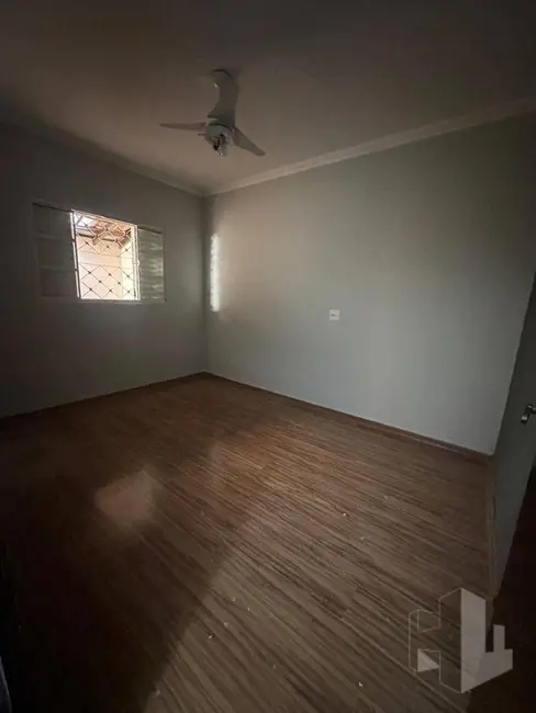 Foto 2 de Casa com 2 quartos à venda, 200m2 em Jardim Cila de Lúcio Bauab, Jau - SP
